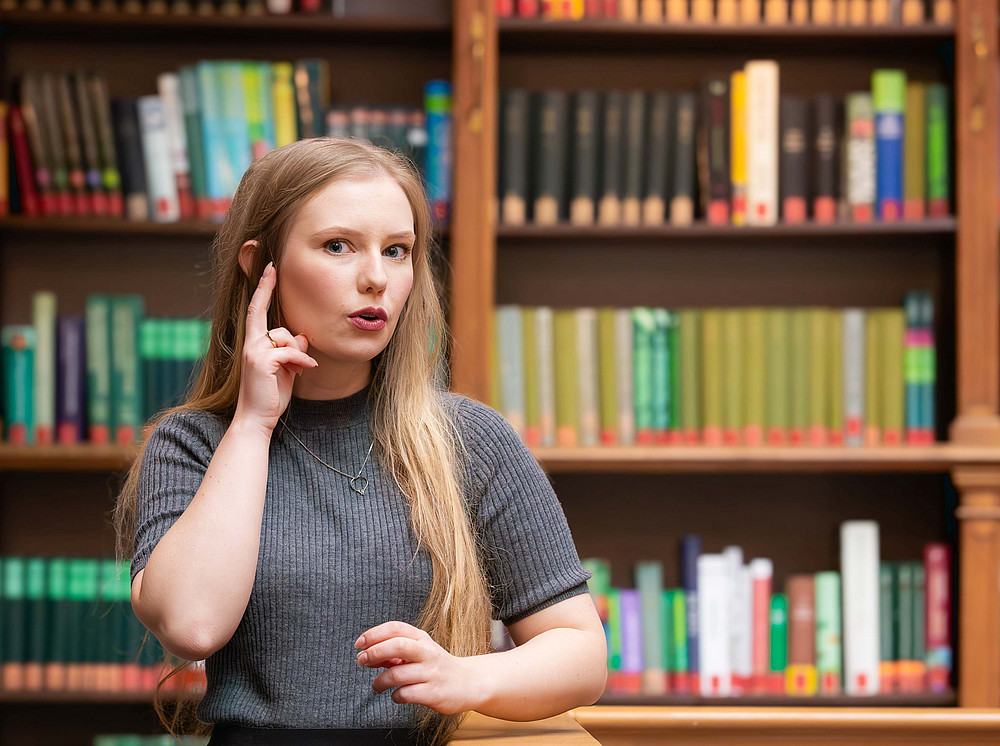 Sign language researcher Julia Gspandl 