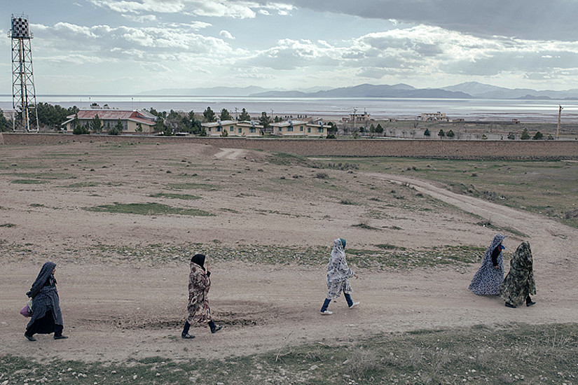 Ein Symbol für die Wasserknappheit im Iran ist der Urmia-See. Seine Fläche von einst rund 5500 Quadratkilometern hat sich in den letzten Jahrzehnten drastisch reduziert. Foto: Solmaz Daryani, CC BY-SA 4.0, https://creativecommons.org/licenses/by-sa/4.0