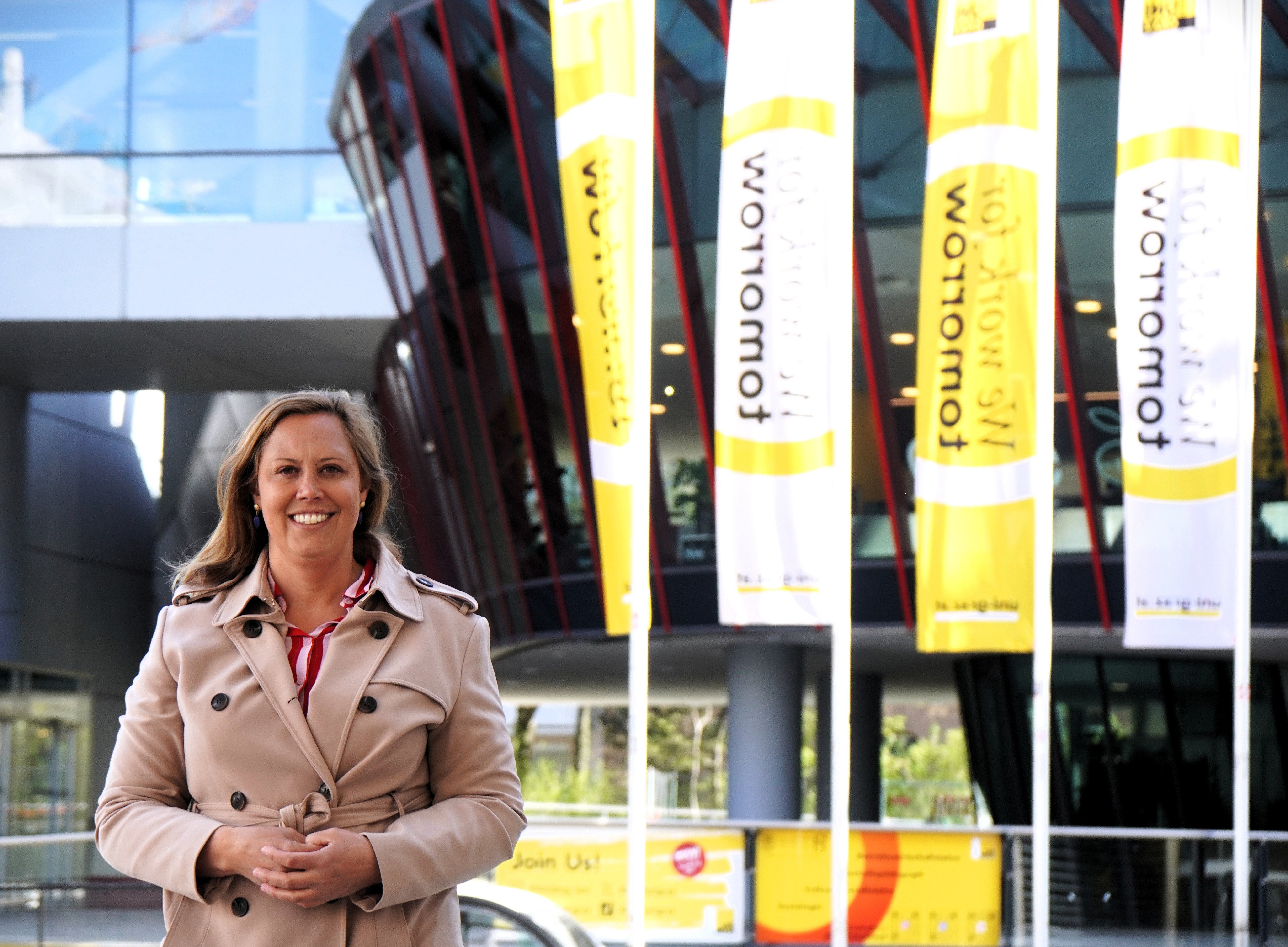 Miriam Gassner vor dem RESOWI 