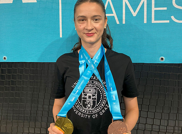 Nurhana Fazlic with one gold and one bronze medal