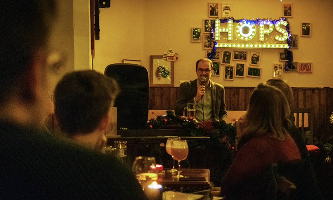 Thomas Gremsl zu Gast in der Wissenschaftsviertelstunde im Hops Craft Beer Pub. Foto: Schober