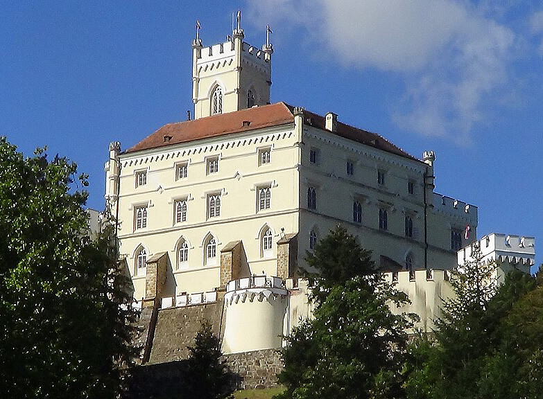 Blich auf Burg Trakoscan in Kroatien 