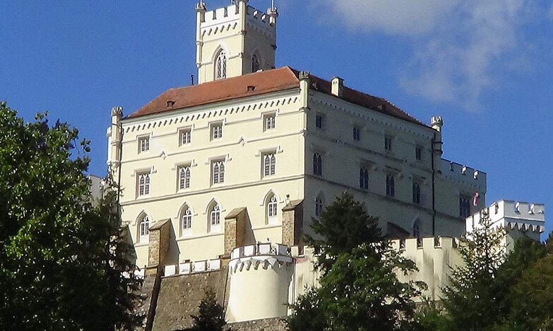 Blich auf Burg Trakoscan in Kroatien