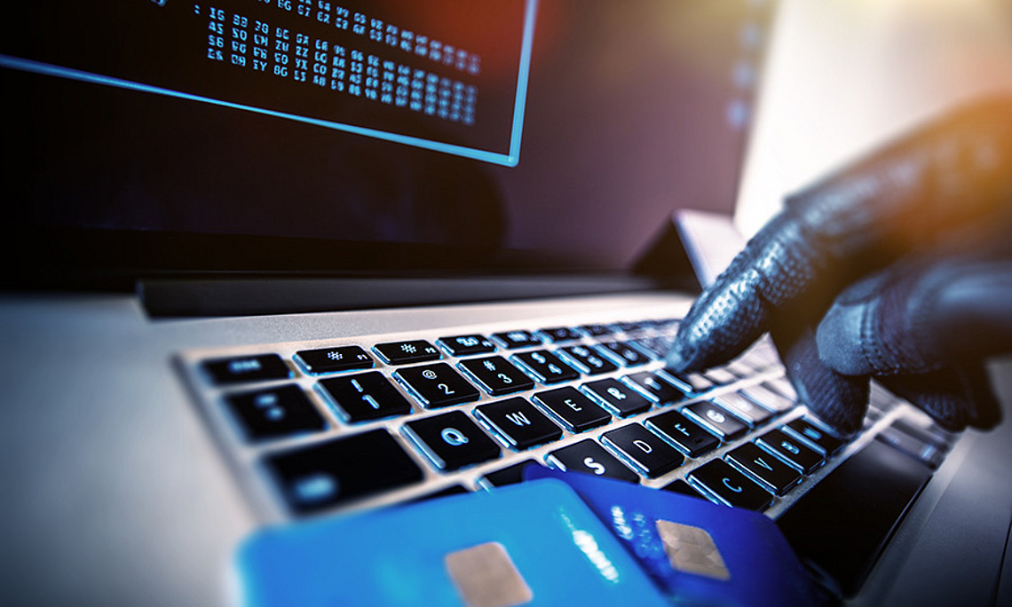 Einkäufe mit gestohlenen Kreditkarten-Daten sind ein ugtes Geschäft. Ein Forschungsprojekt soll missbrauch so gut es geht verhindern. Foto: welcomia/iStockphoto.com