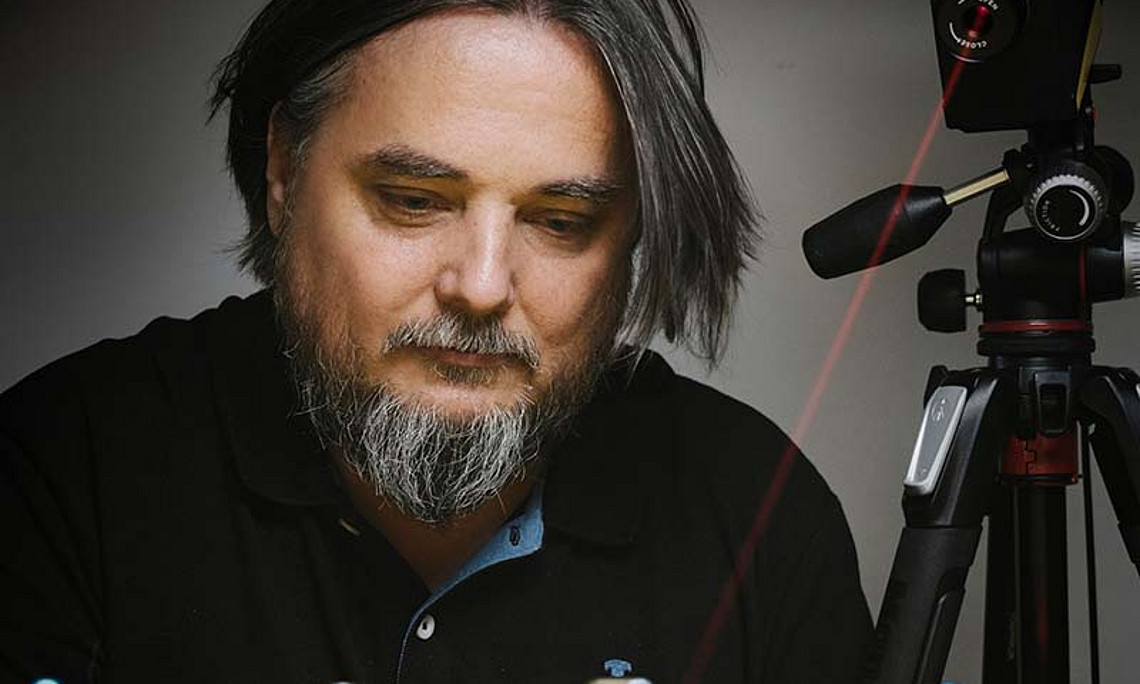 Zoologe Thomas Schmickl wurde von der Königlichen Akademie der Wissenschaften und Schönen Künste von Belgien ausgezeichnet. Foto: Uni Graz/Kernasenko.