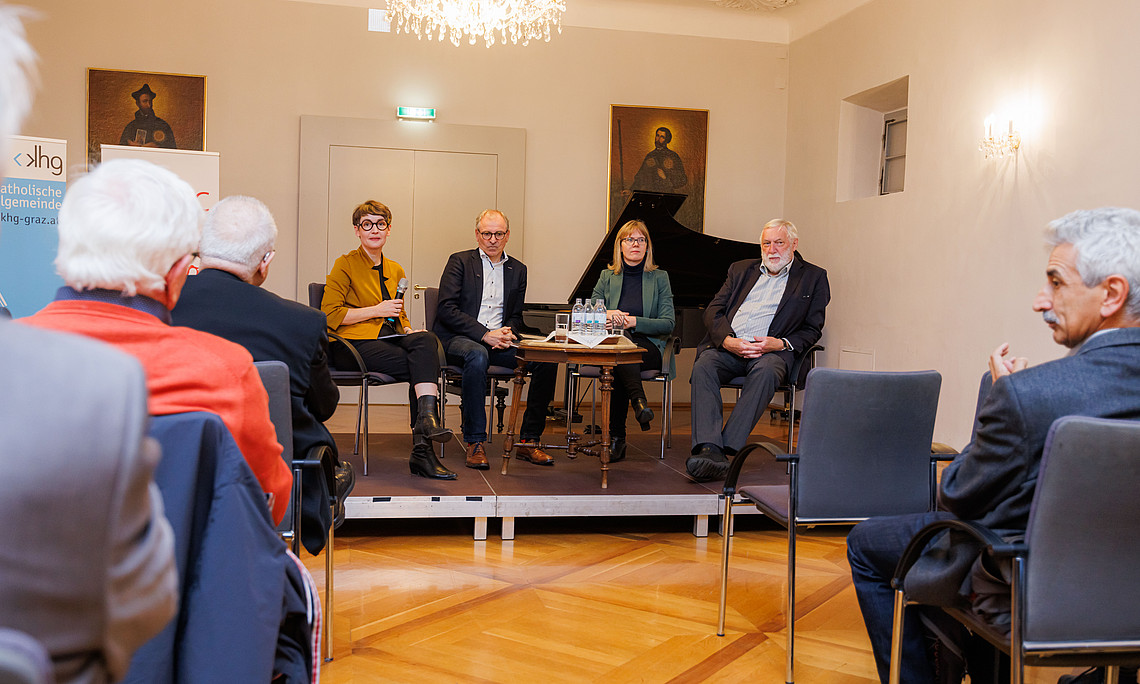 Podium der KHG-Diskussion