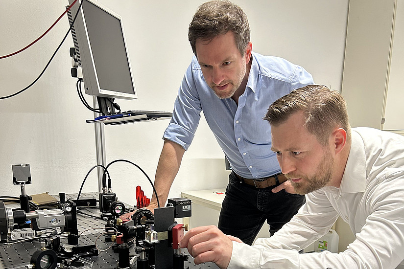 Peter Banzer (links) und Jan Enenkel, Credit: G. Maschera, Universität Graz