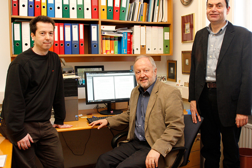 Freuen sich über das erfolgreiche Projekt: Martin Semlitsch (atempo), Helmut Eberhart und Burkhard Pöttler (Institut für Volkskunde)