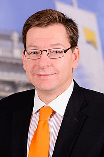 Univ.-Prof. Dr. Stefan Storr Univ.-Prof. Dr. Stefan Storr