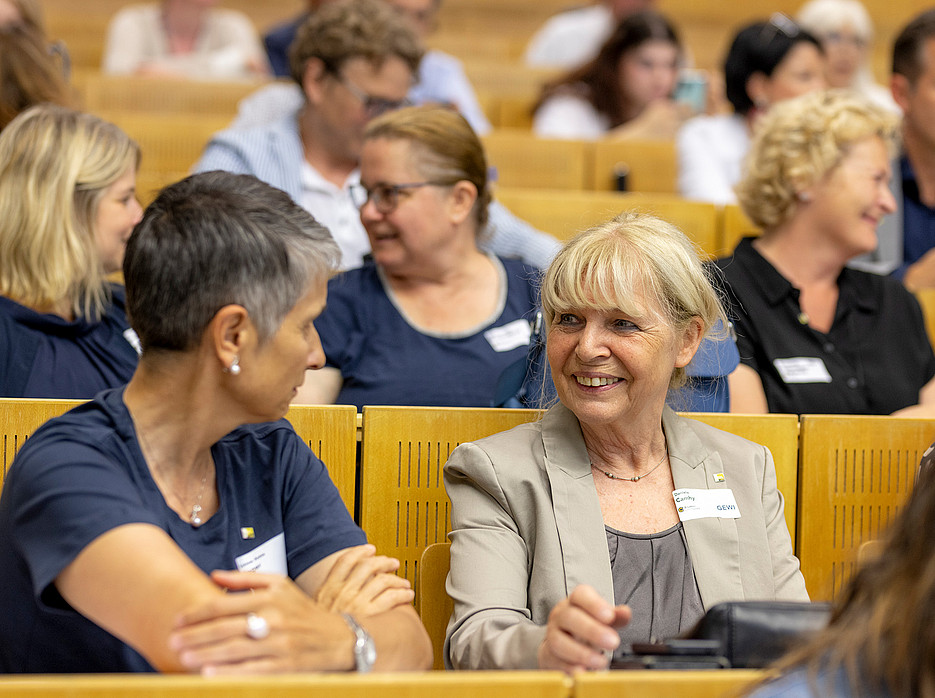 Jubilar:innen und Besucher:innen ©Uni Graz / Kanizaj