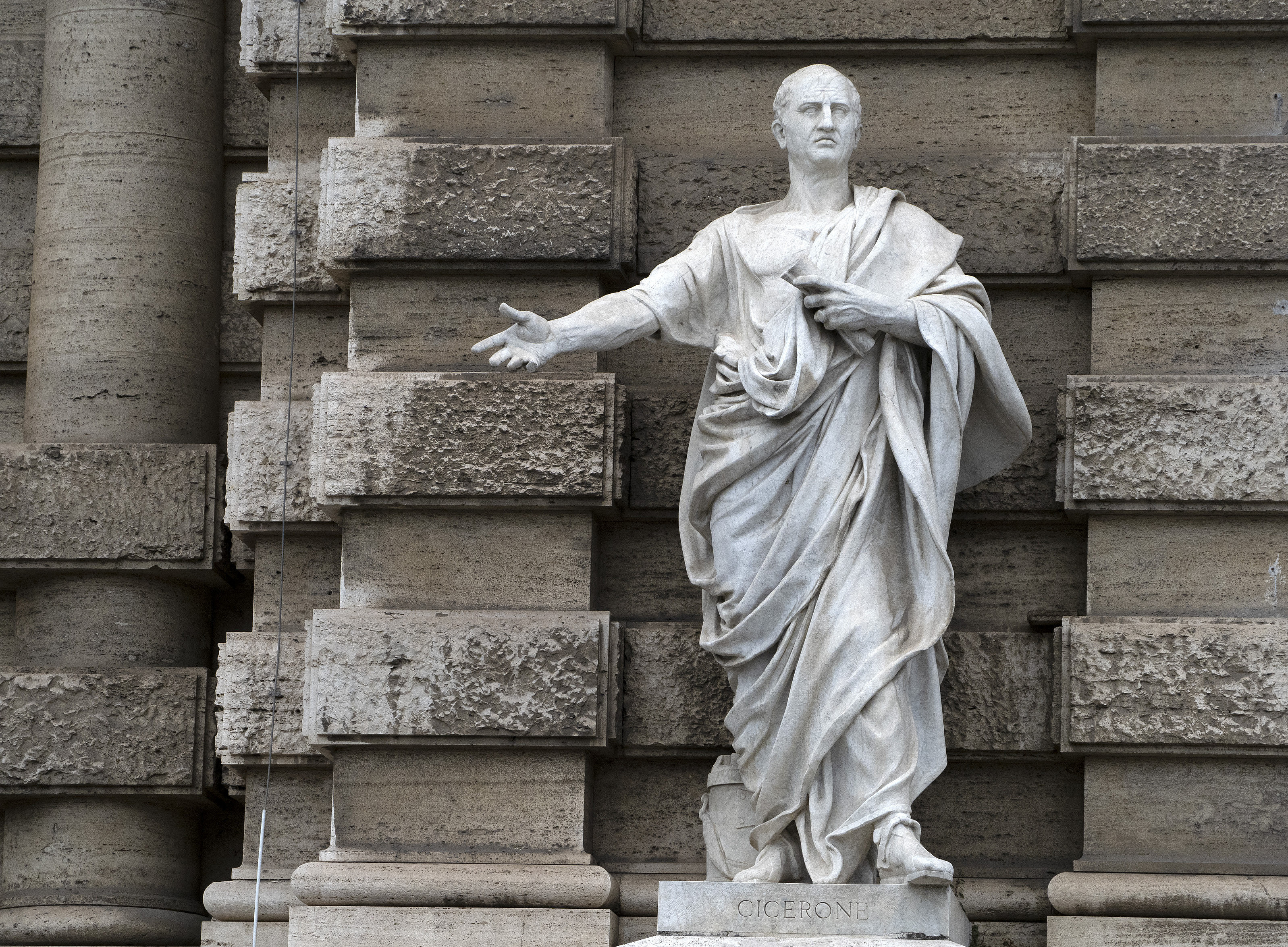 Cicero Statue ©Andrea Izzotti