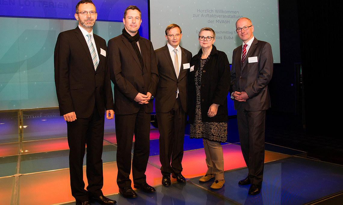 Dr. habil. Attila Pausits, PhD, von der Donau-Universität Krems, Mag. Elmar Pichl vom Bundesministerium, Dr. Kurt-Martin Lugger und Ao.Univ-Prof. Dr. Renate Dworczak von der Uni Graz sowie Rektor Mag. Friedrich Faulhammer von der Donau-Uni Krems (v.l.)