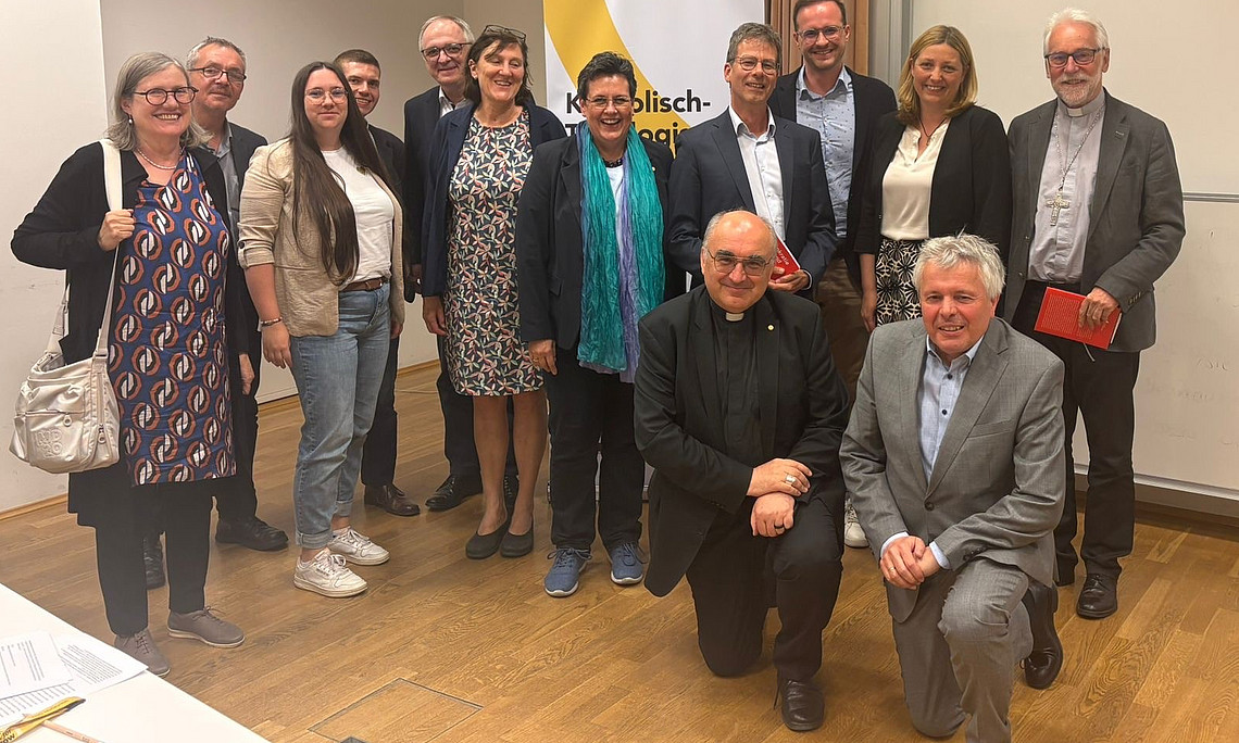Gruppenbild Treffen mit Diözesen