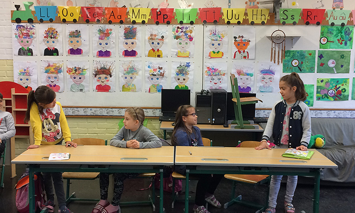 Feedback für ihre LehrerInnen auf Augenhöhe zu geben trainieren SchülerInnen im Rahmen des Projekts "Reaching the Hard to Reach". Foto: Elisabeth Hofmann-Wellenhof. 