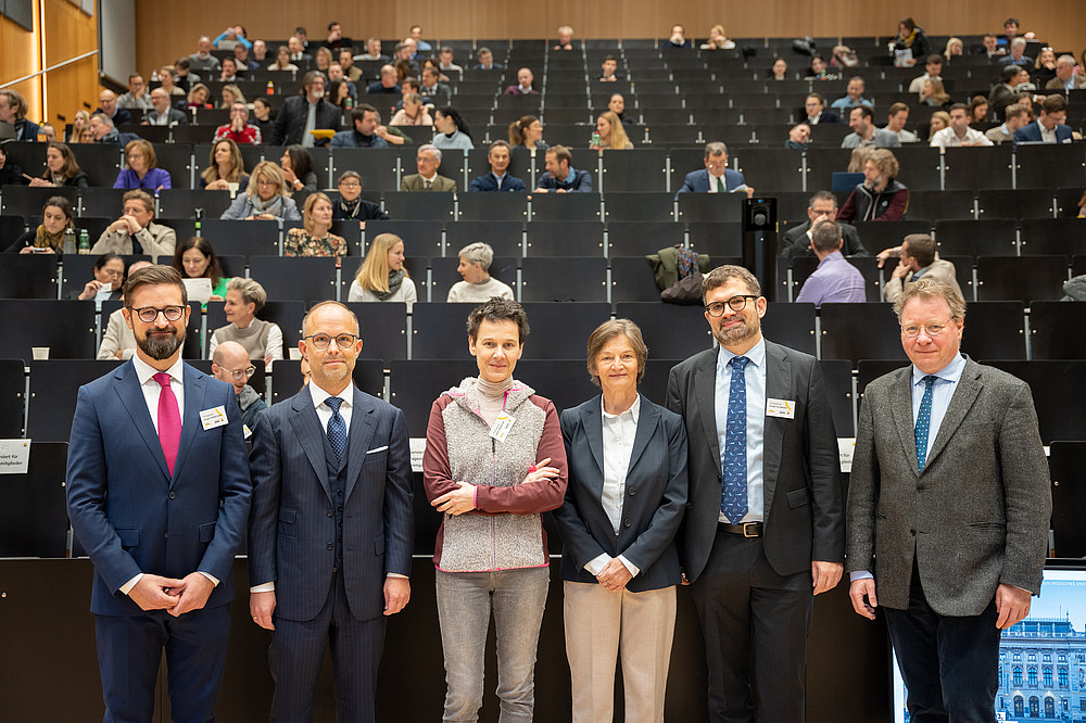 Gruppenbild Vortragende {f:if(condition: '', then: '©')}