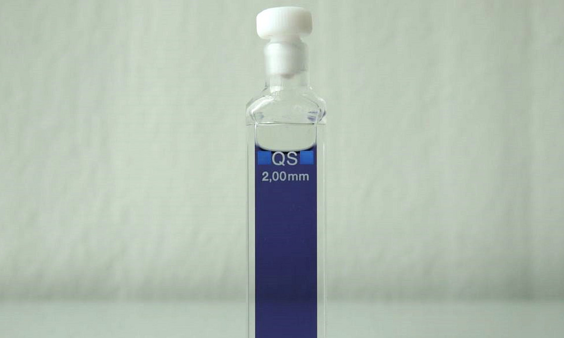 Re complex "Deep Purple" in solution