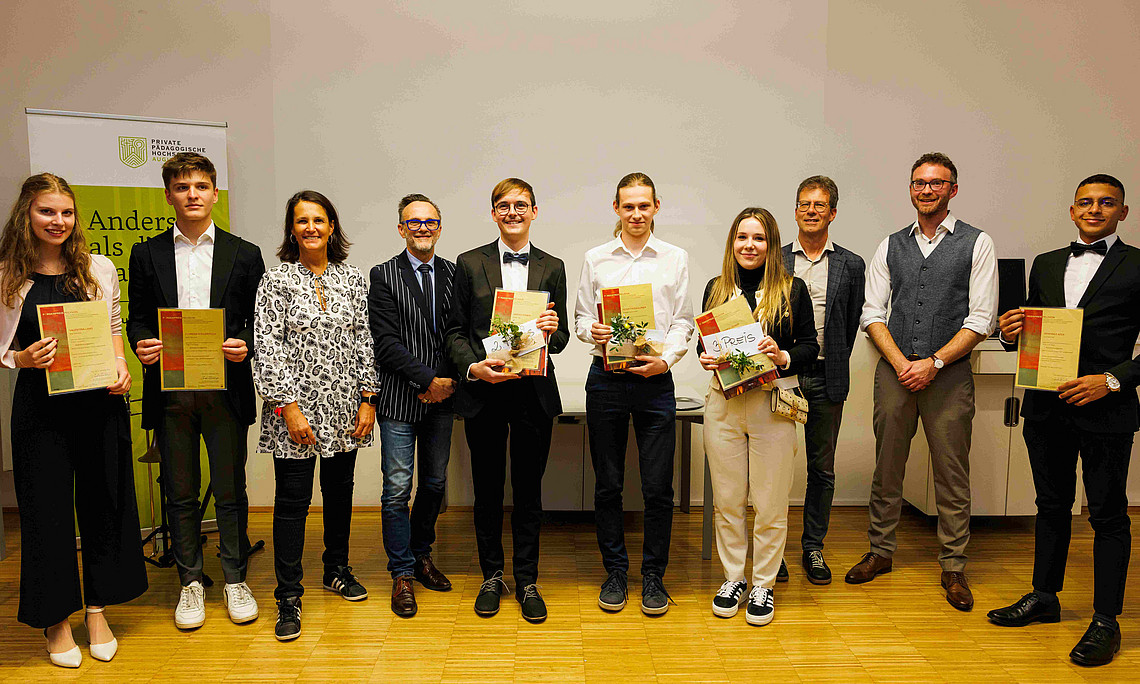 Gruppenfoto mit den Preisträger:innen vom Förderpreis Religion 2024