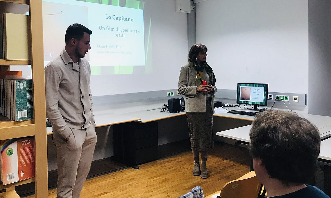 Studierende am Filmeabend in der FB