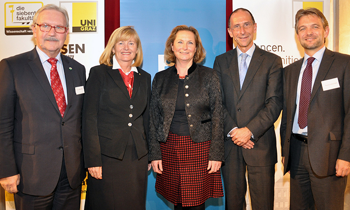Landtagspräsident Majcen, Rektorin Neuper, Landesrätin Vollath, Politikwissenschafter Filzmaier und IV-Steiermark-Geschäftsführer Krautzer (v.l.)
