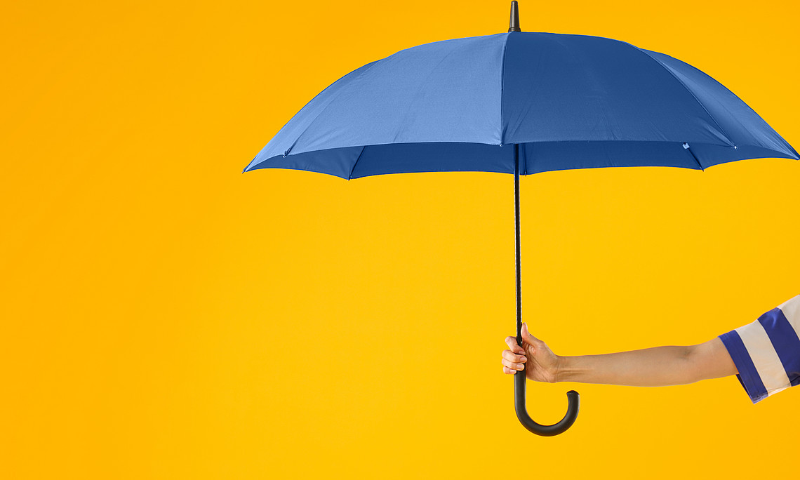 Schützenden Regenschirm bereitstellen