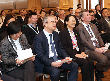 Rektor Riedler, Botschafterin Qi Mei und Rektor Bischof ©Konfuzius-Institut/Gerhard Donner