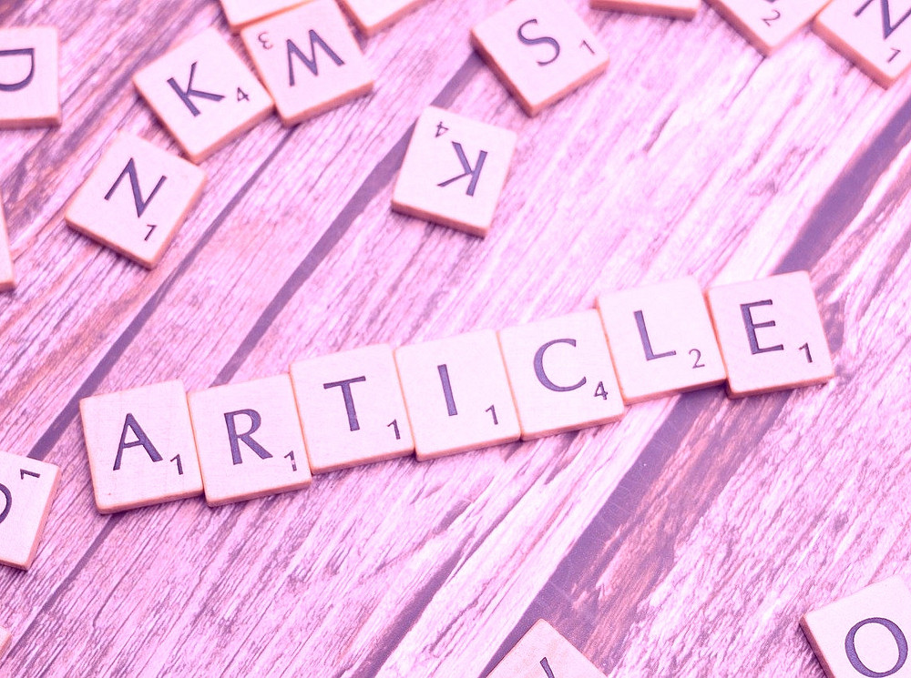 The English word "Article" lies in Scrabble letters on a table ©Pixabay/viarami