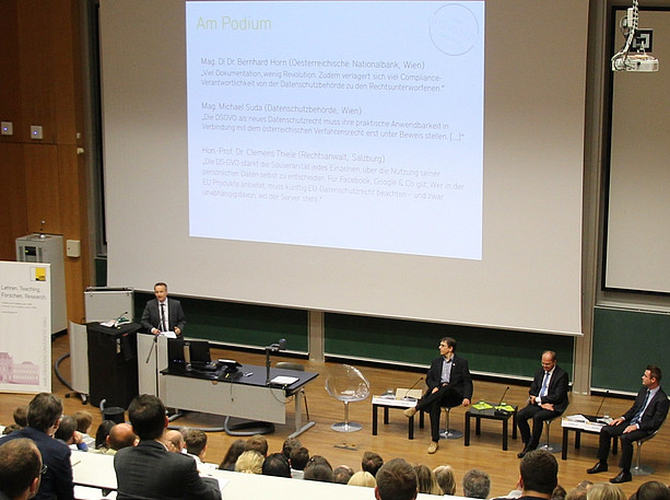 Podium, Grazer Datenschutz-Gespraeche, Die neuen Pflichten der Verantwortlichen nach der DS-GVO, Institut für Rechtswissenschaftliche Grundlagen, REWI Universität Graz. ©Uni Graz/Strauss-Koscher