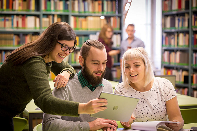 Für Studierende gibt es in Zukunft die Möglichkeit, sich im Masterstudium Global Studies in vertiefenden Schwerpunkten zu spezialisieren. Foto: Uni Graz/Lunghammer.    