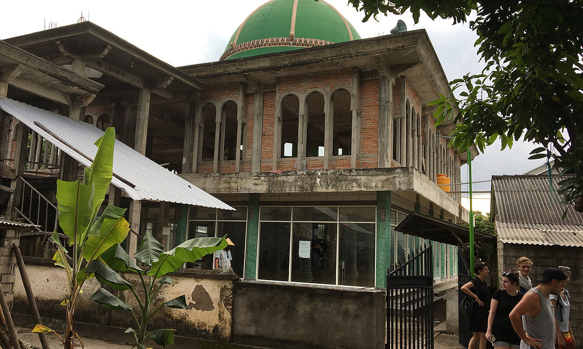Die Moschee im Dorf Mentigi während der Exkursion der Geographie-Studierenden im März 2018. Foto: Ulrich Ermann