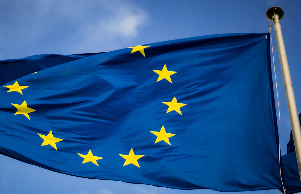 Europaflagge ©Christian Lue; unsplash.com