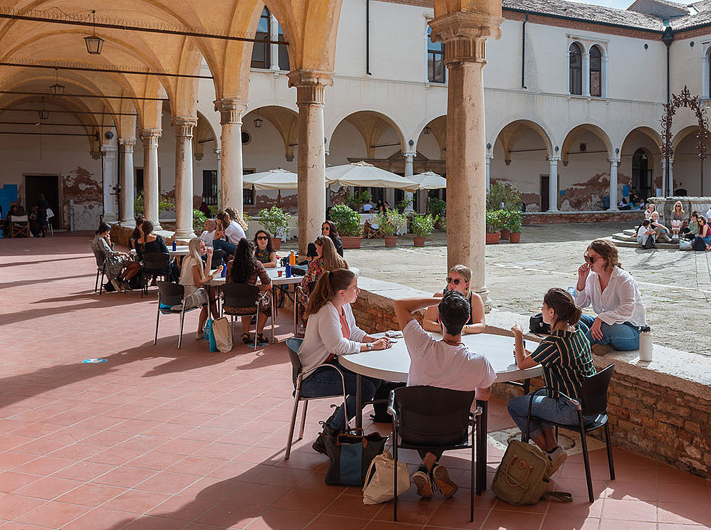 EMA Campus Lido Venedig Monastery students ©Foto: European Master of Human Rights and Democratisation (E.MA)