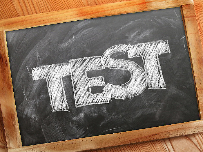 Writing TEST in chalk on a small black board symbolizes examination didactics ©Pixabay Lizenz, geralt