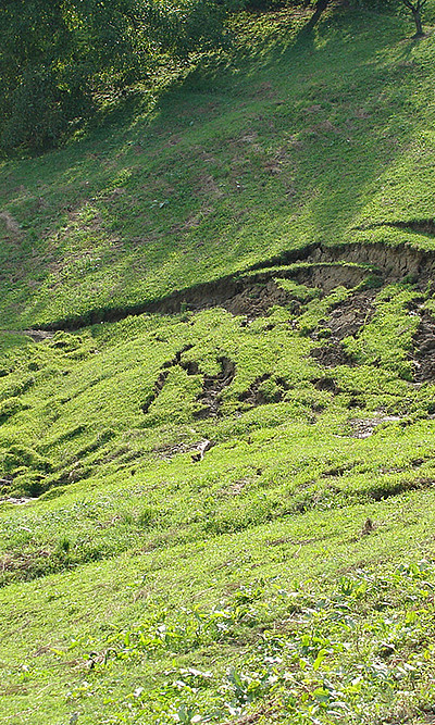 Climate change brings about extreme precipitation. Softened soil favours landslides. Photo: Institut für Militärisches Geowesen, Pruzsinszky/IMG