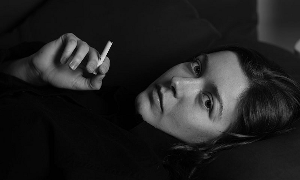 Bei Frauen, die rauchen, ist das Level eines bestimmten Neurotransmitters im Gehirn wesentlich höher als bei Nichtraucherinnen. Foto: ukieiri/pixabay.com 