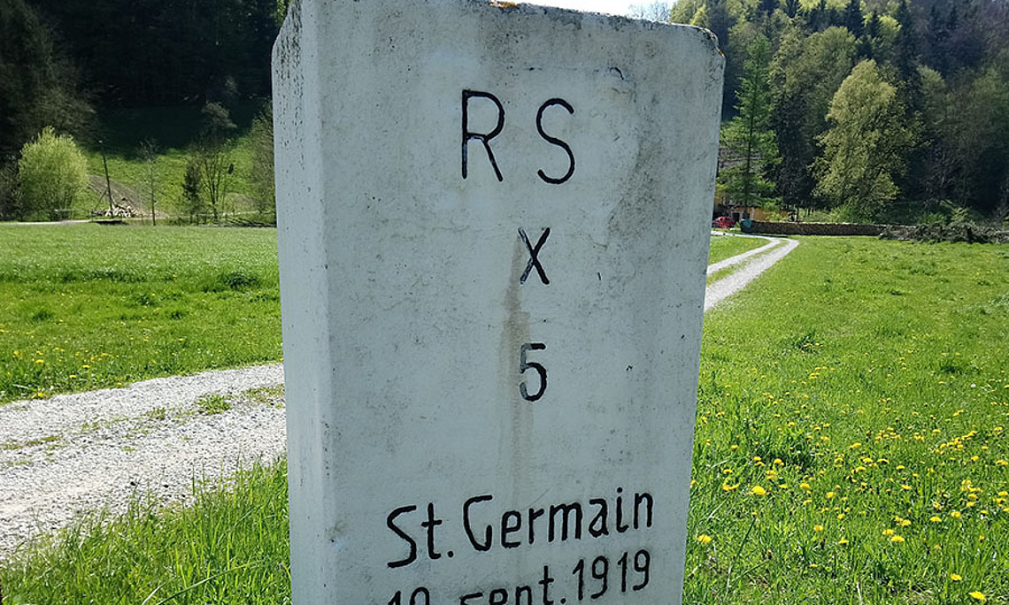 Wanderer in der Südsteiermark werden oft buchstäblich zu GrenzgängerInnen. 1919 wurde der Grenzverlauf festgelegt. Foto: Uni Graz/Schweiger 