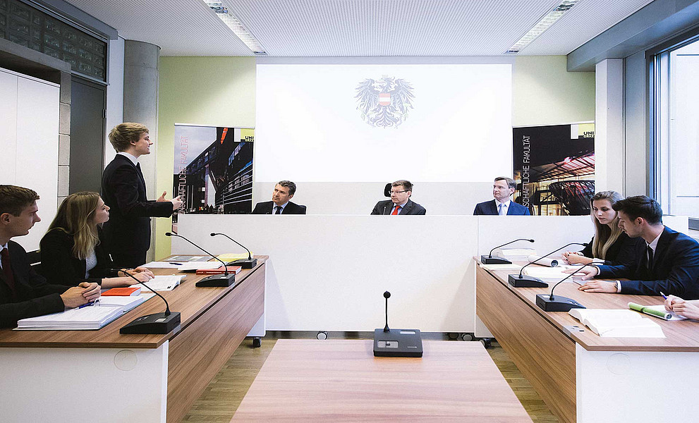 Blick in den Moot-Court-Raum