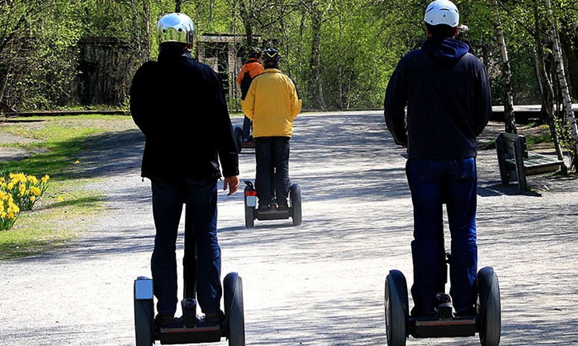 Uni Graz-ForscherInnen analysierten das Mobilitätsverhalten von Jugendlichen. Foto: Rike/pixelio.de