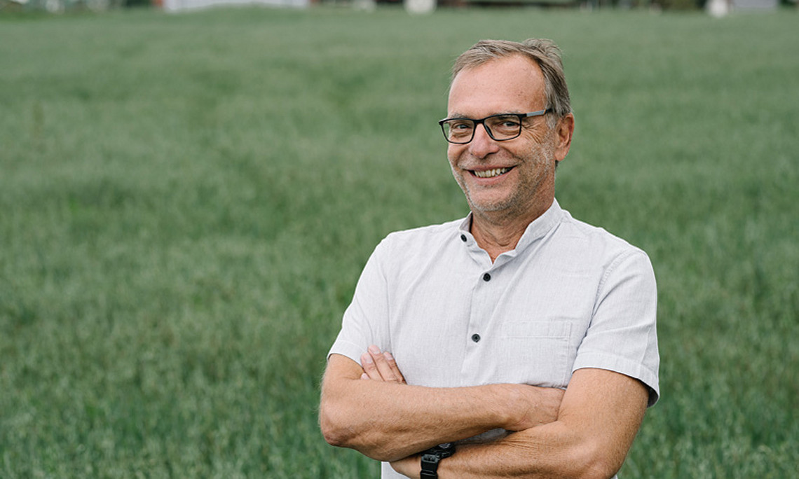 Martin Mittelbach analyses ecological vehicles. Photo: Uni Graz/Kernasenko