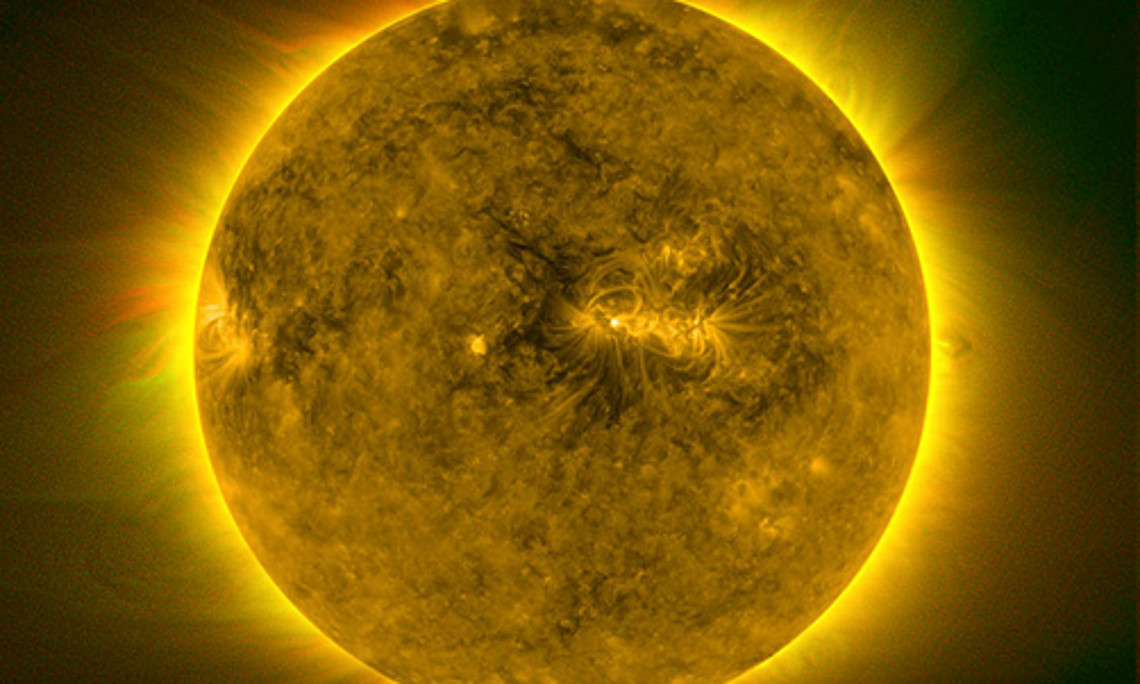 Strahlendes Rätsel gelöst: ForscherInnen fanden heraus, warum die Korona der Sonne heißer ist als die Oberfläche des Sterns.