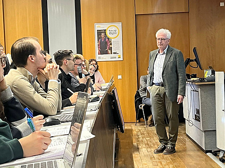  Persönlichkeiten Unsere Forschung Studienservice Neuigkeiten Veranstaltungen Ende dieses Seitenbereichs. Zur Übersicht der Seitenbereiche Geschichtsunterricht. Historisches Lernen in der Schule 