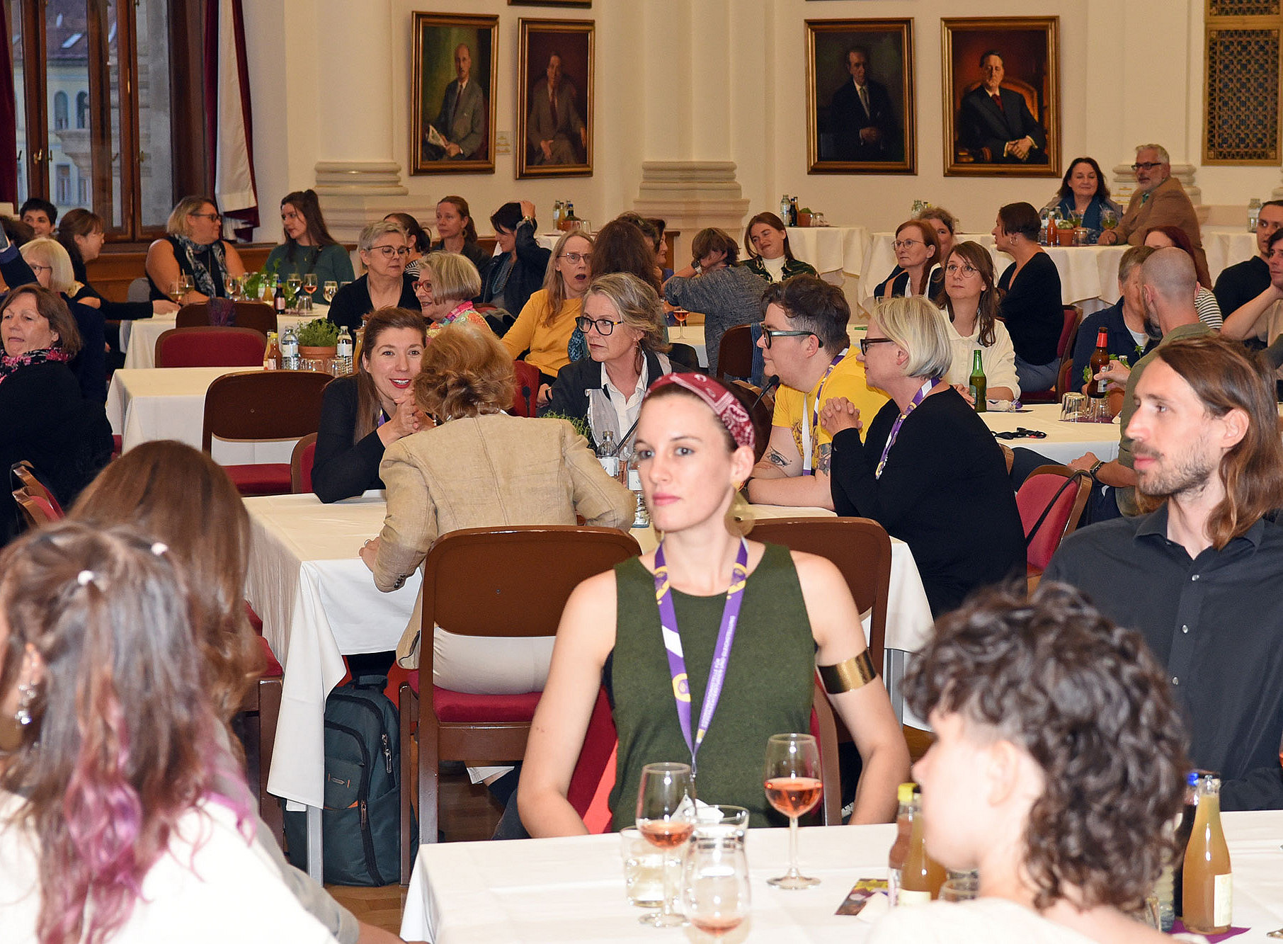 volle Aula bei der Feier zum 30-Jahr-Jubiläum der KO-Stelle 