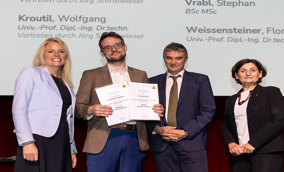 Med-Uni-Vizerektorin Caroline Schober, Markus Hochegger-Krawanja, Uni-Graz-Vizerektor Joachim Reidl und TU-Vizerektorin Andrea Höglinger (v. l.)