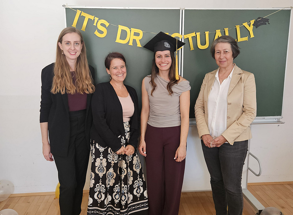 Andrea Kogler mit einem Teil ihrer Betreuerin ©uni-graz.at/Andrea Kogler