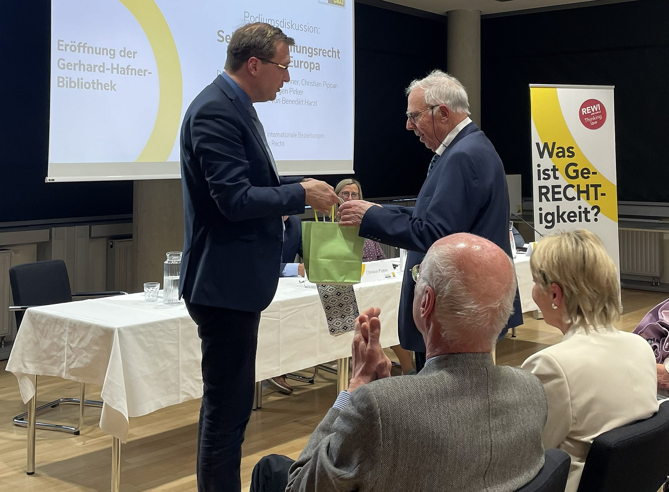 Eröffnung: Prof. Hafner 