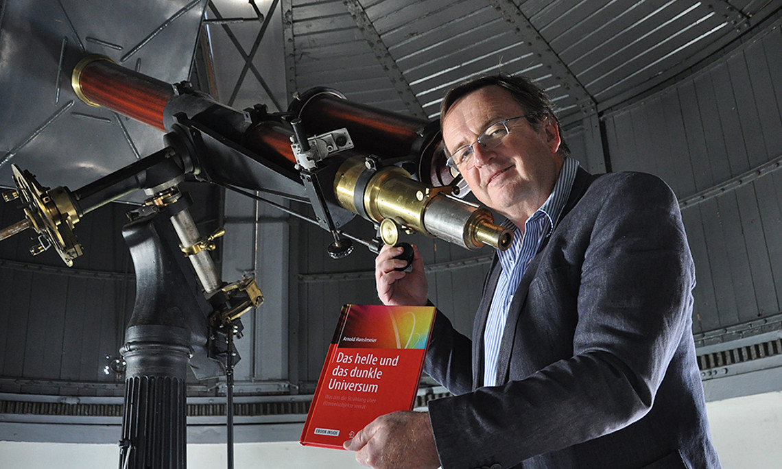 Astrophysiker Arnold Hanslmeier erklärt astronomische Ereignisse im neuen Jahr. Foto: Uni Graz/Schweiger 