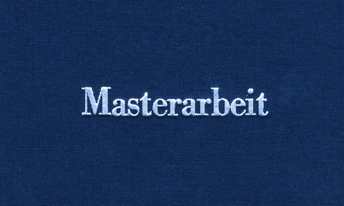 Deckblatt einer gebundenen Masterarbeit, weißer Schriftzug Masterarbeit auf blauem Hintergrund