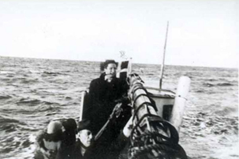 Jüdische Flüchtlinge auf einem Fischkutter auf dem Weg in das sichere Schweden. Rund 7.000 Menschen wurden in der Aktion "Die Menschenmauer" 1943 vor dem Tod gerettet. Foto: www.befrielsen1945.dk