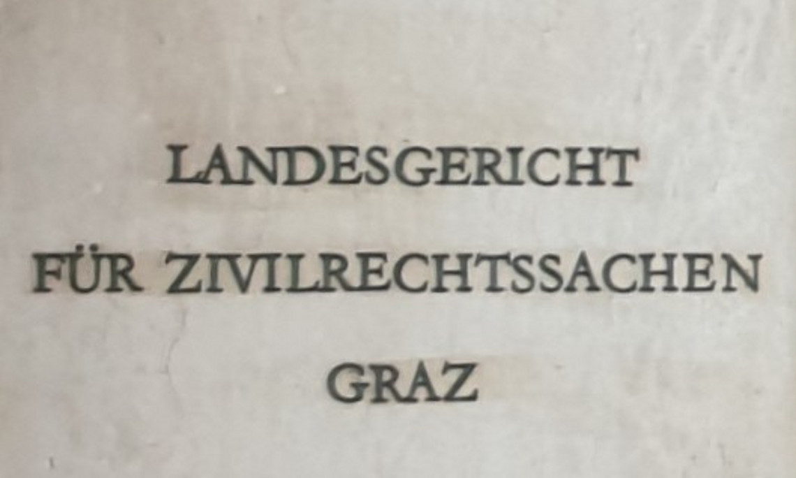 Schild mit Schriftzug Landesgericht für Zivilrechtsachen Graz