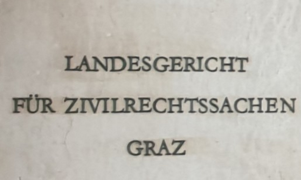 Schild mit Schriftzug Landesgericht für Zivilrechtsachen Graz
