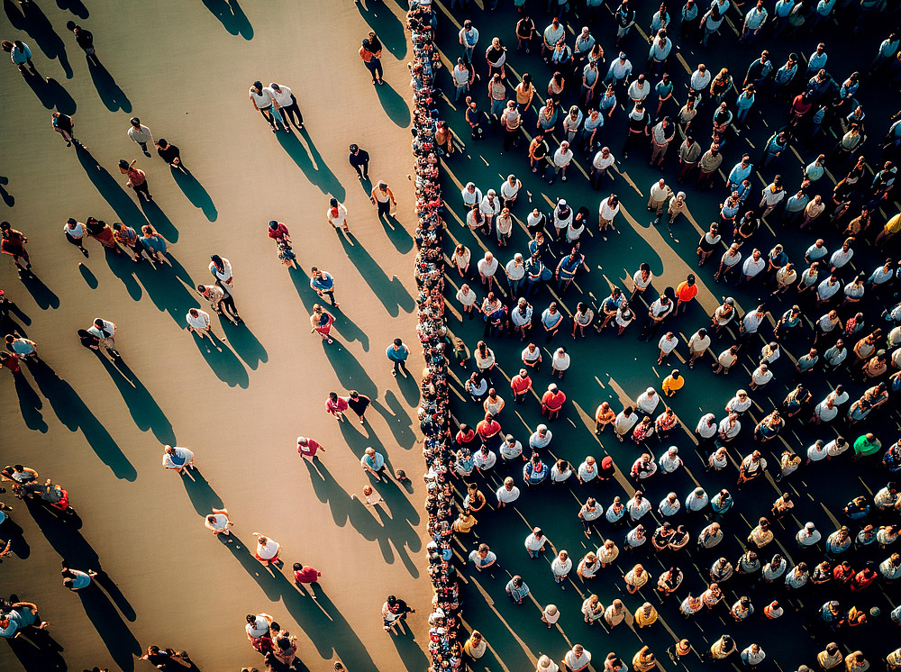 Eine große Menschenmasse ©Jezper - stock.adobe.com